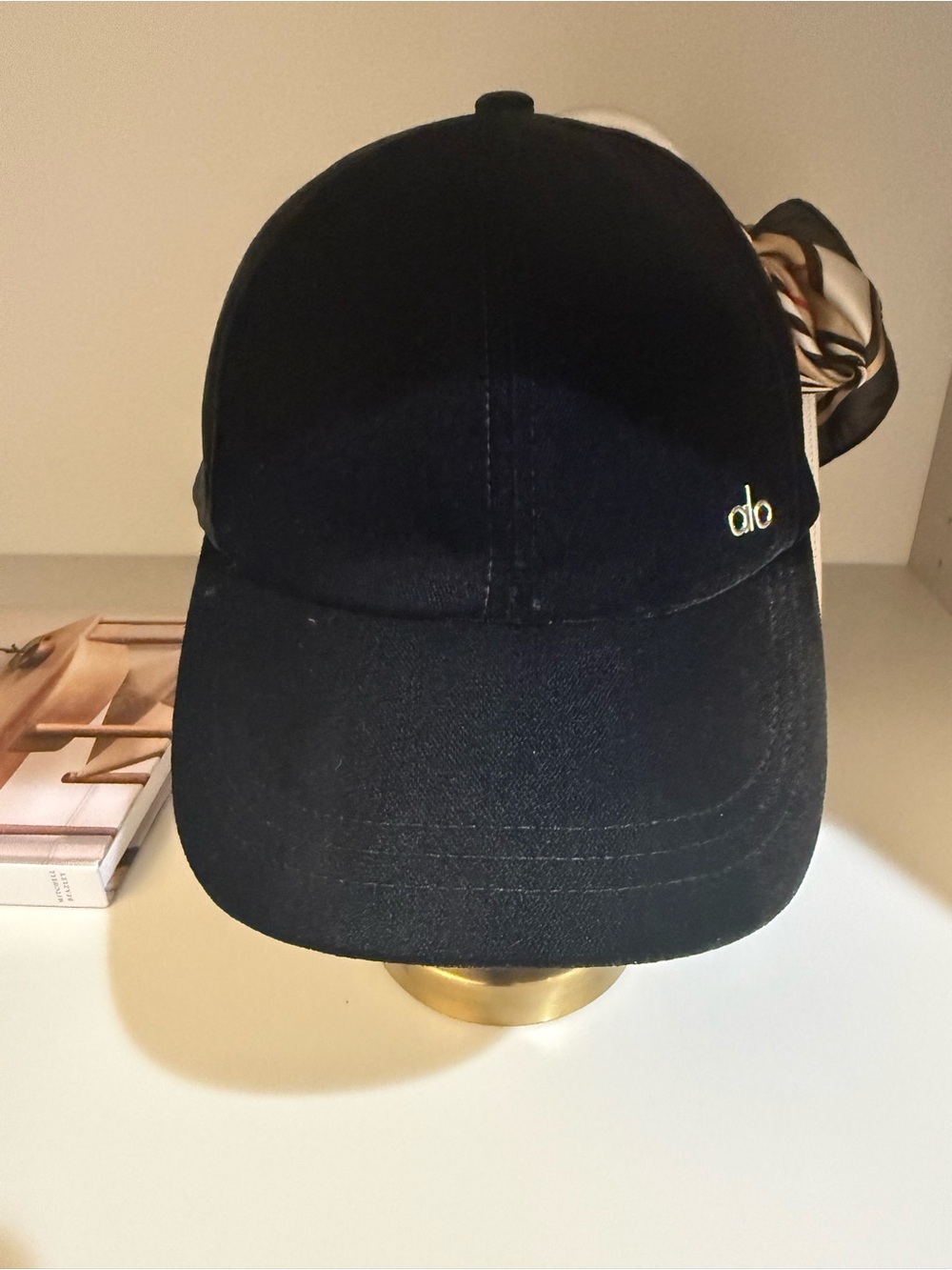 ALO Yoga Velvet Off-Duty cap
